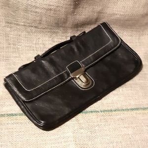 ROOTS • Vintage Black Clutch